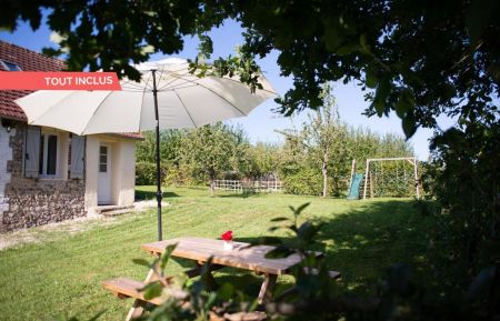 G&icirc;te n&deg;845 B&eacute;zu-Saint-&Eacute;loi - Eure - Salon de jardin