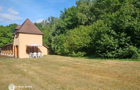 G&icirc;te n&deg;701 Gravigny - Eure - un grand jardin parfait pour jeux et d&eacute;tente
