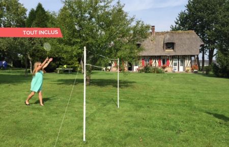 Vaste jardin partiellement clos de 3500 m², un véritable havre de paix pour des moments de détente en plein air et des activités ludiques. Gîte n°683 ST SIMEON - Eure - La chaumière Saint Siméon - Vaste jardin partiellement clos de 3500 m², un véritable havre de paix pour des moments de détente en plein air et des activités ludiques.